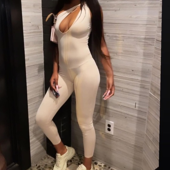 One Shoulder asymmetric bodysuit - Picture 1 of 6